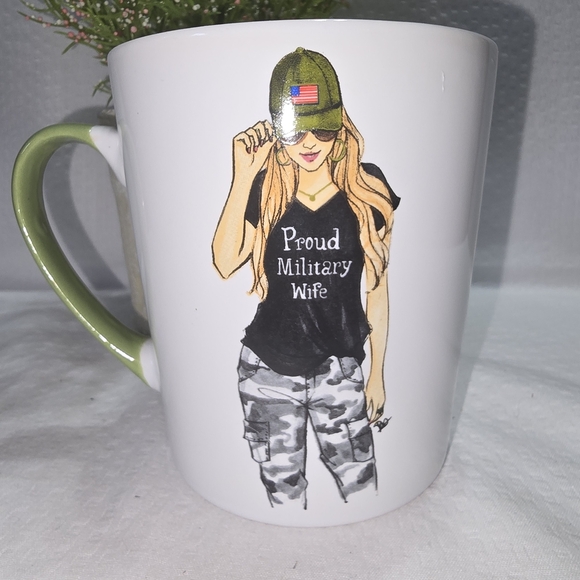 Rongrong White Mug with Green Handle Proud Military Wife - Picture 1 of 6